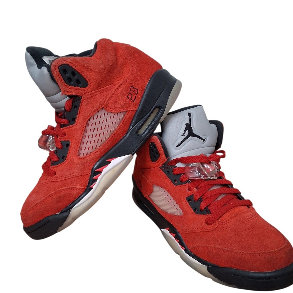 Air Jordan 5 Retro Red suede Raging Bull Mens Youth Size 6Y Streetwear 
Sneakers